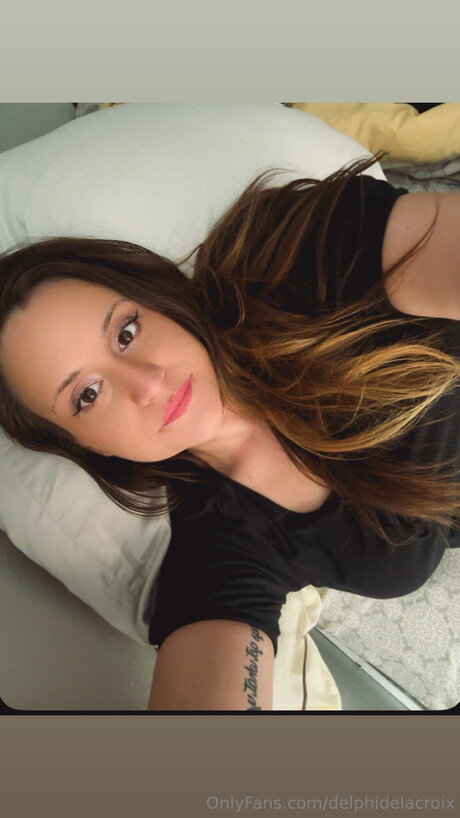 Delphidelacroix ポルノ女優 ギャラリー