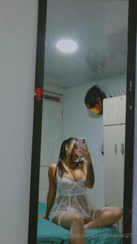 M4rian27 セクシーなスター 画像