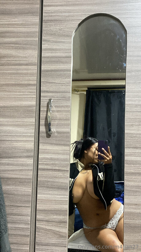 M4rian27 top profile image