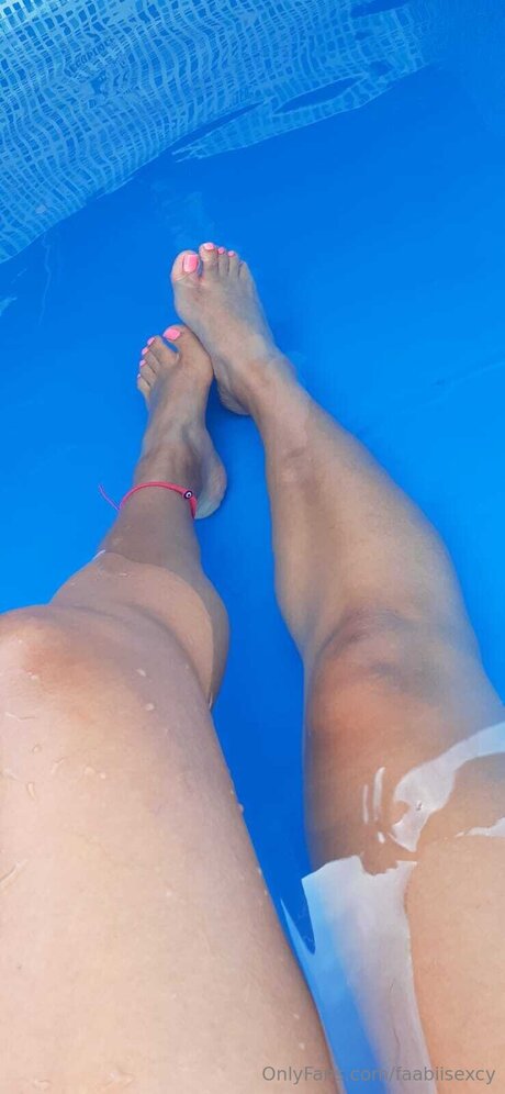 ブルネットの教師OnlyFans 美しいヌード 画像