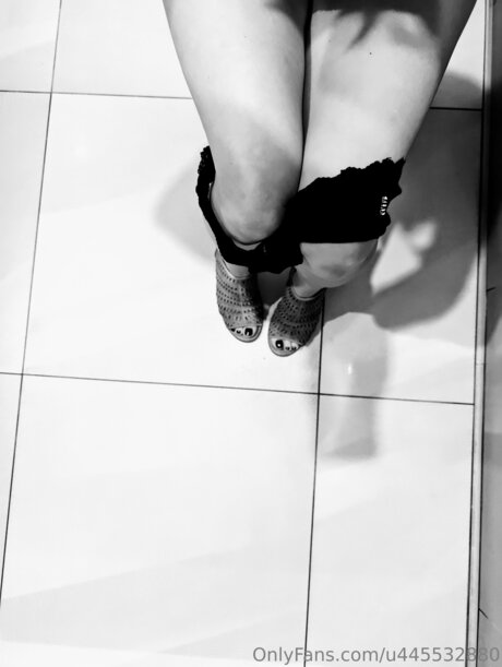 U445532880 ポルノスター 写真