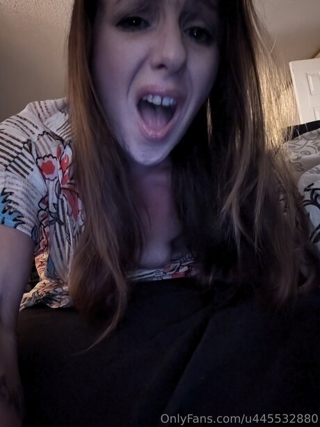 U445532880 独占女優 写真