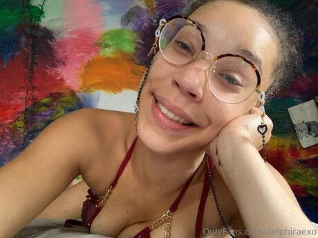 Delphiraexo 完璧な女優 画像