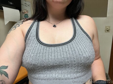 Ladybee123 ポルノスター 写真