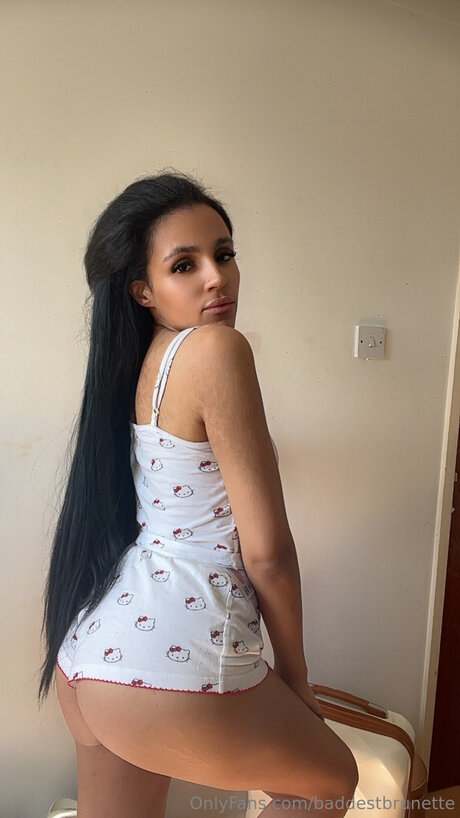 Baddestbrunette ポルノスター 裸 写真