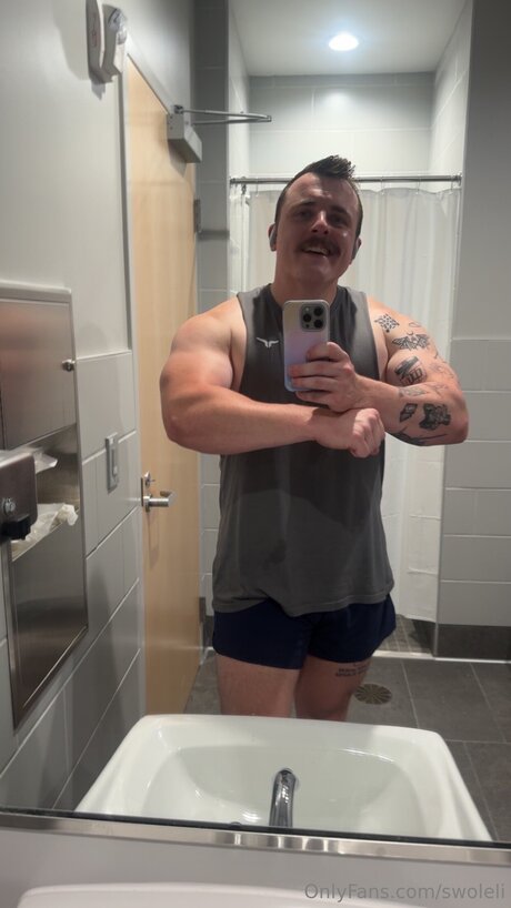 Swoleli トップスター 写真