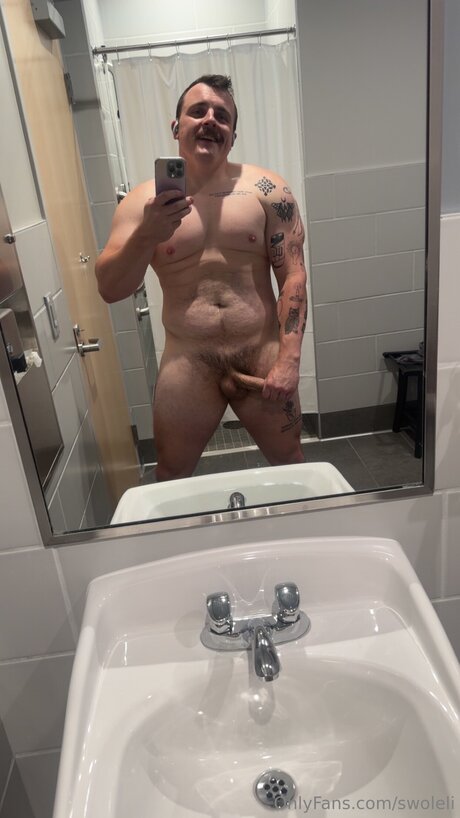 Swoleli 独占ポルノスター 写真