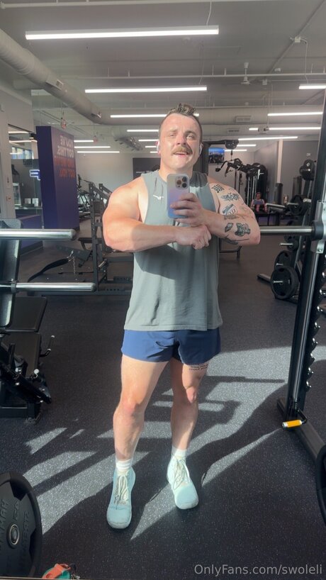 Swoleli 高品質モデル 写真