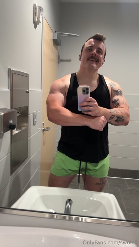 Swoleli トップスター 画像