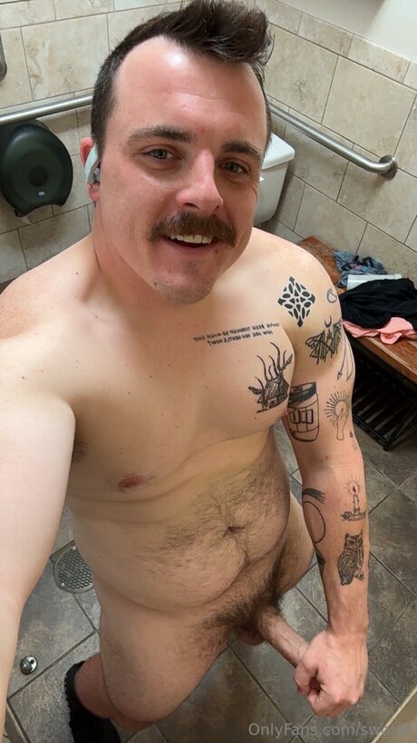 Swoleli 美しいポルノスター 画像