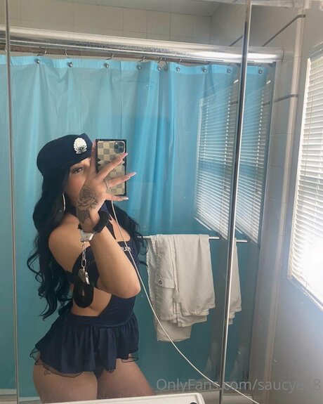 Saucy818 ポルノスター エロティック 写真