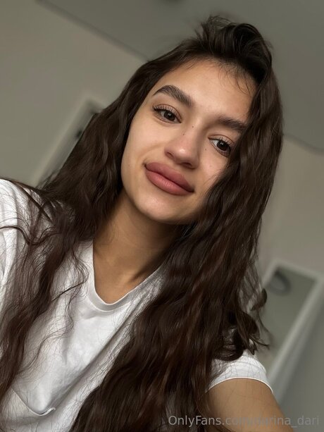 Darina Dari 高品質モデル 画像