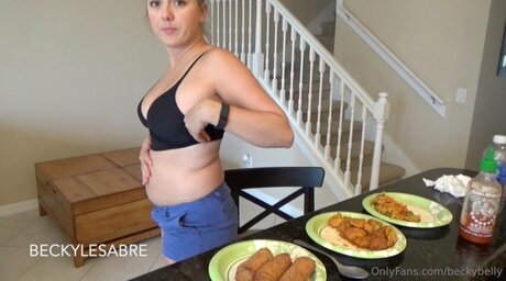 Beckybelly エロティック女優 写真