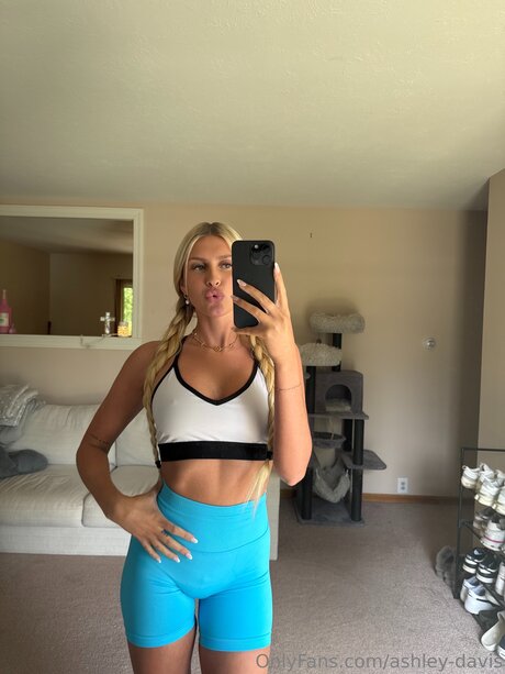 Ashley Davis ヌードスター ギャラリー