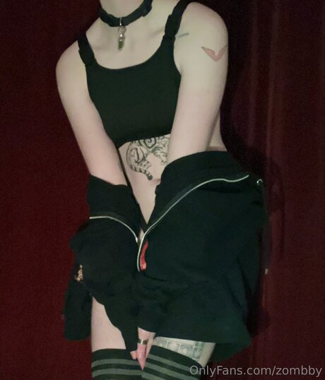 Zombby 無料モデル ギャラリー