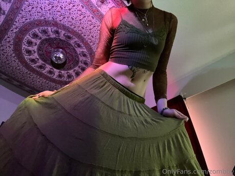 Zombby ポルノスター アダルト 写真