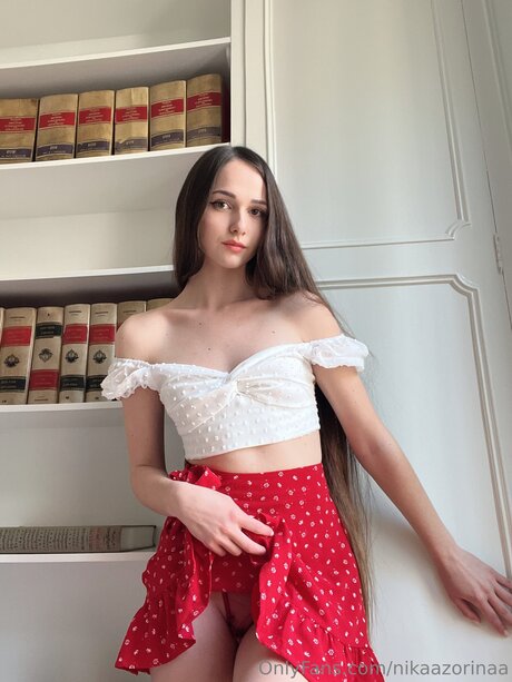 Nikaazorinaa ポルノスター 無料 写真