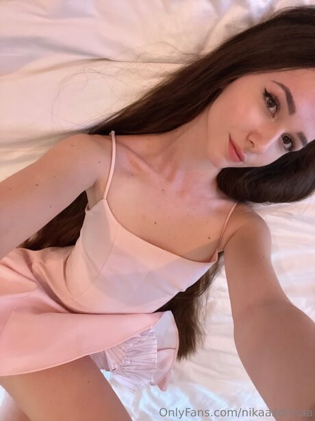 Nikaazorinaa セックスモデル 写真