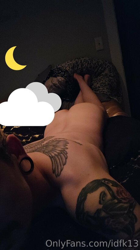 痩せたブロンドのOnlyFans アートポルノ 画像