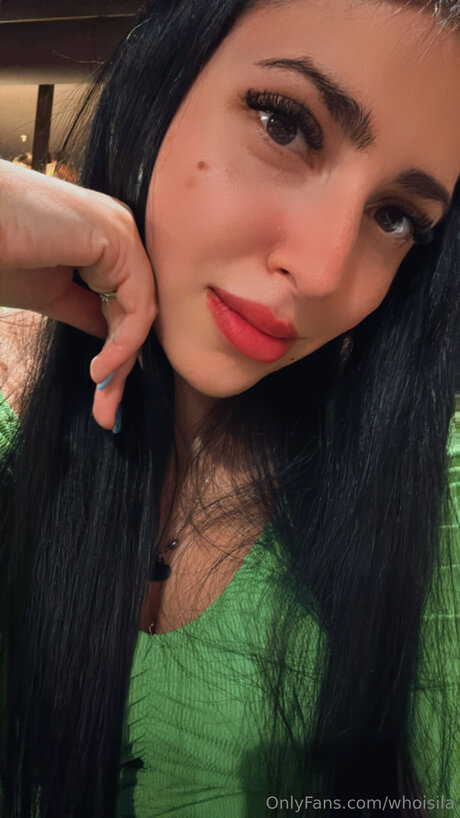 Whoisila ホットなモデル 写真