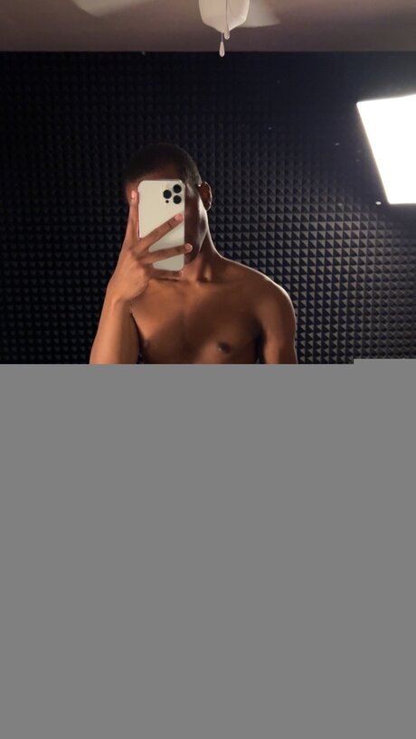 Okamiabara セクシーモデル 画像