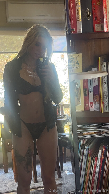 Bikinicowgirl69 素敵なモデル 写真