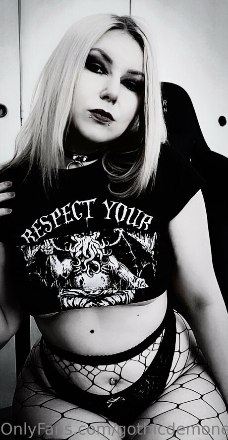 Gothicdemoness セックス女優 画像