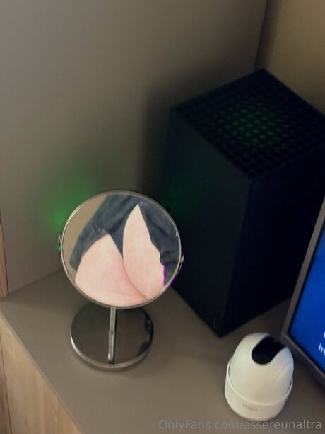 Essereunaltra アートポルノスター 写真