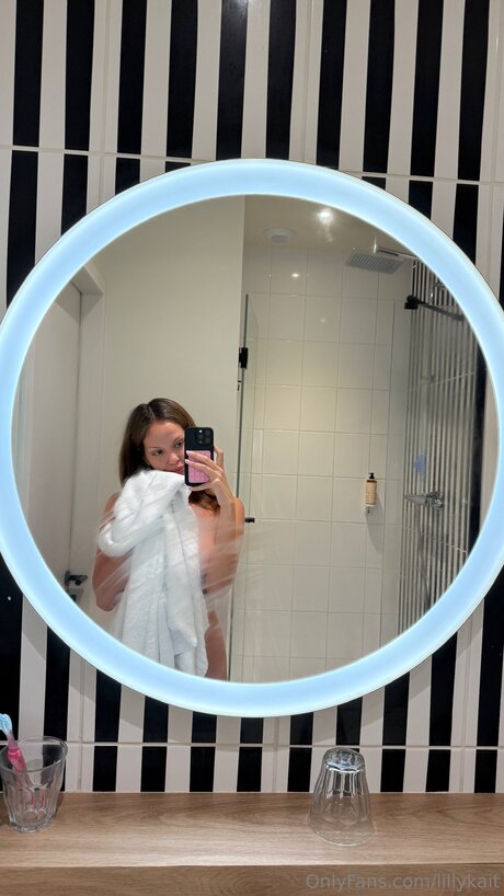 Lillykait ポルノスター セクシー 画像