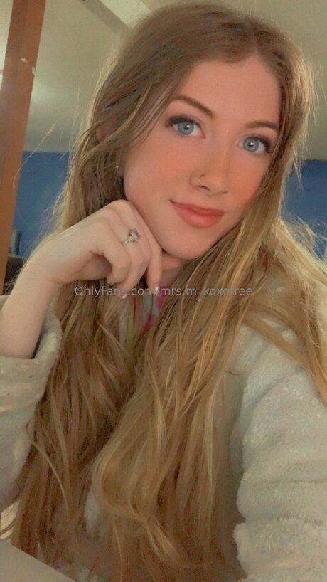 Mrs M Xoxofree かわいいモデル 写真