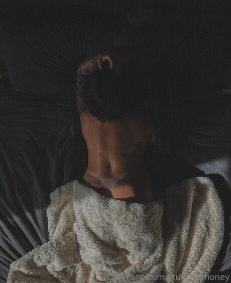 イタリア人熟女OnlyFans セクシーヌード 写真