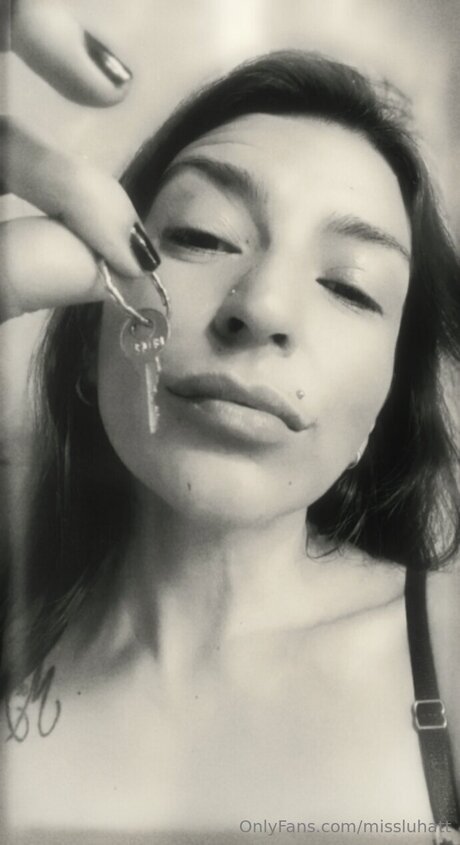 アジアのティーンオンリーファン ホットxxx 写真