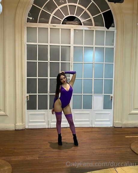 Venusinab セックスモデル 写真