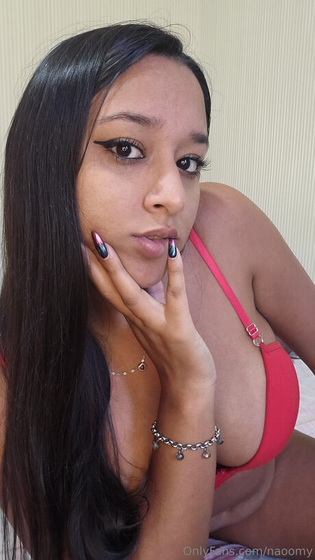 Naoomy セクシーなスター 写真
