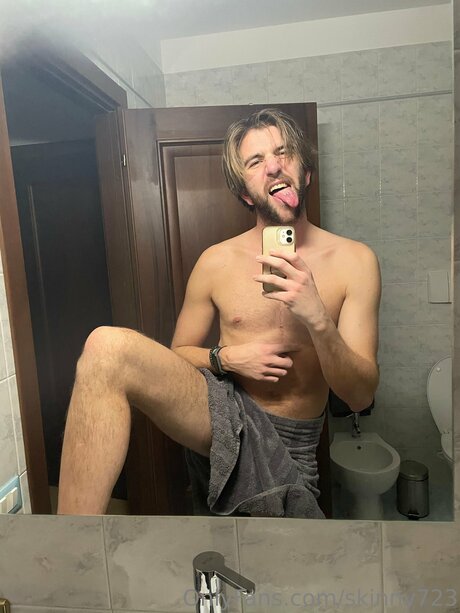 Skinny723 トップポルノスター 写真