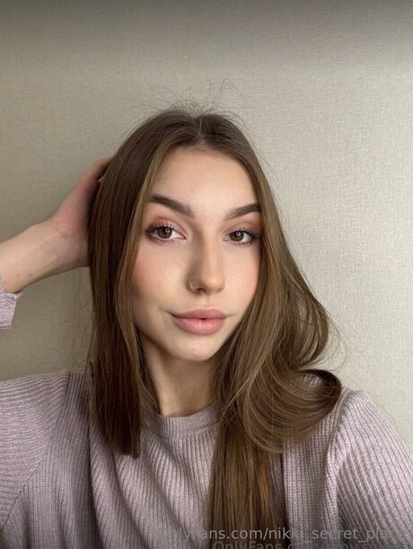 Nikki Secret Place セクシーモデル 写真