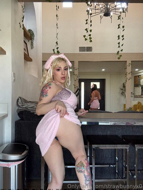 Strawbunnyx0 ポルノスター エロティック 写真