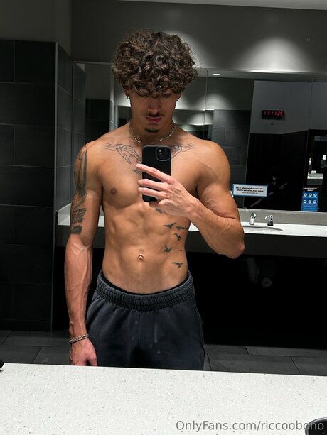 Riccoobono トップポルノスター ギャラリー