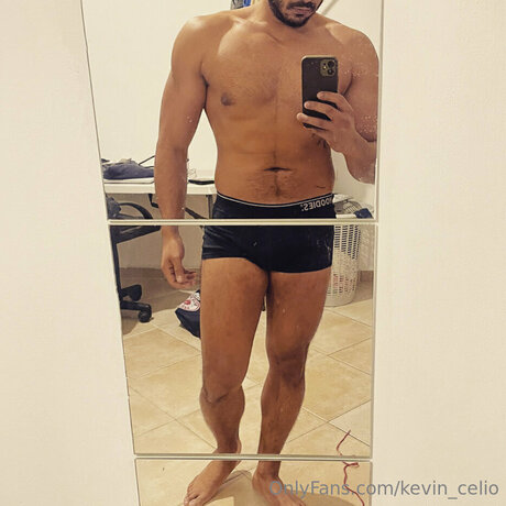 黒檀の小人OnlyFans 無料セクシー 画像