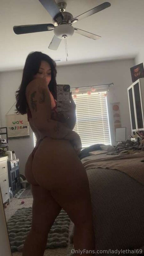 Ladylethal69 ポルノスター 画像