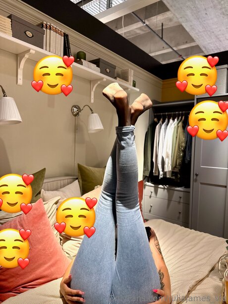 おばあちゃんの巨乳OnlyFans 裸 写真