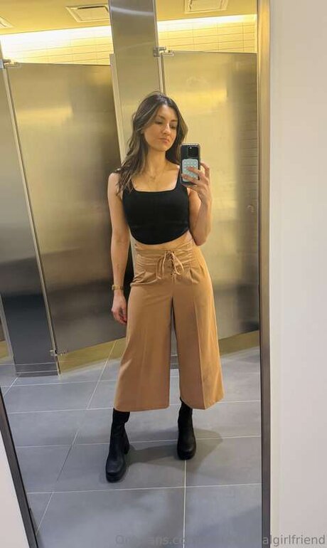 Professionalgirlfriend ヌード女優 画像