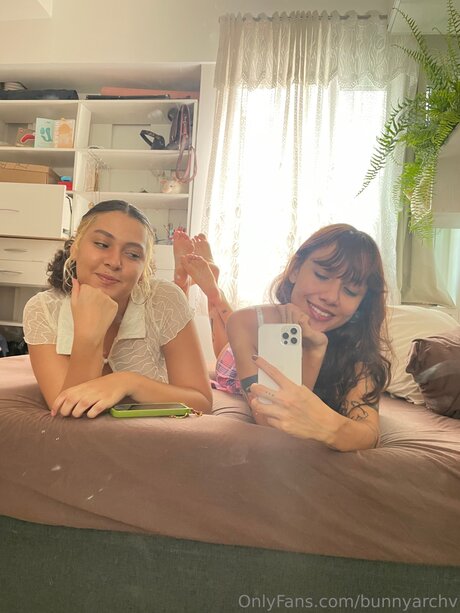 Bunnyarchv エロティックモデル 写真