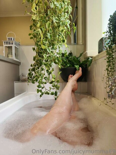 Juicymumma69 スター ヌード アーカイブ