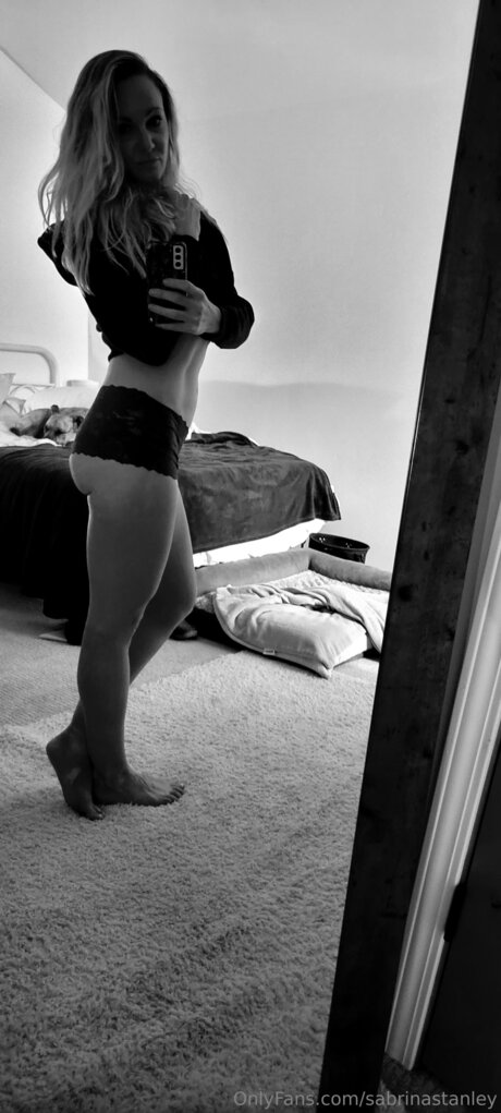 Sabrinastanley スター 裸 写真