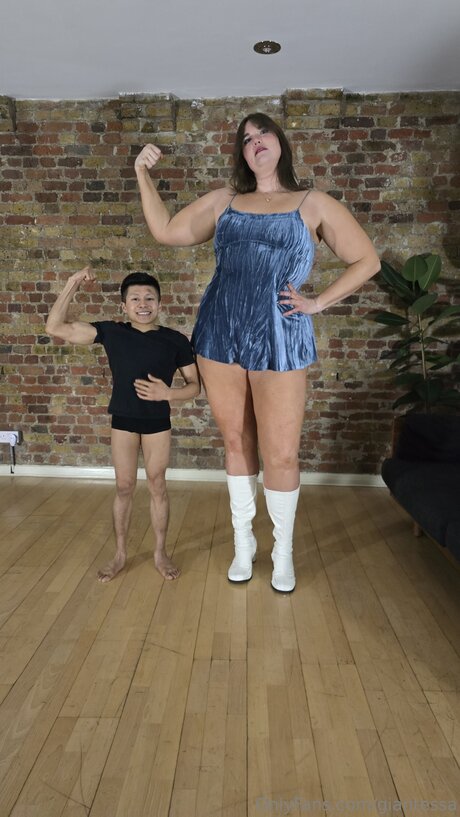 Giantessa 最高の女優 ギャラリー