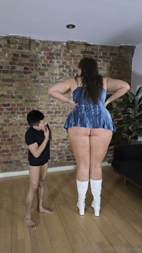 Giantessa 独占スター 画像