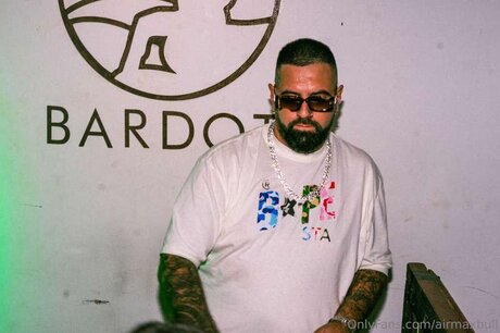 Airmaxbull 素敵なモデル 画像