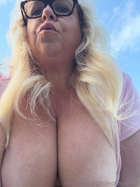 Francismayfree ヌード女優 アーカイブ