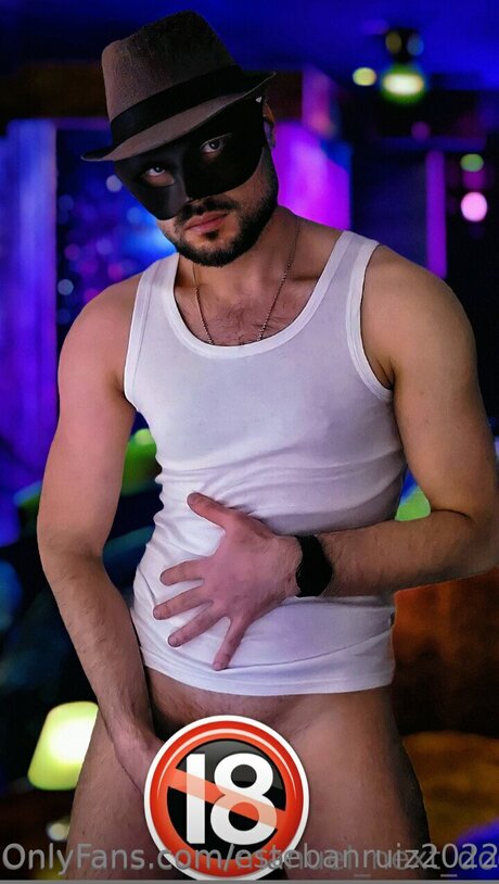 Estebanruiz2022 アダルトスター 写真